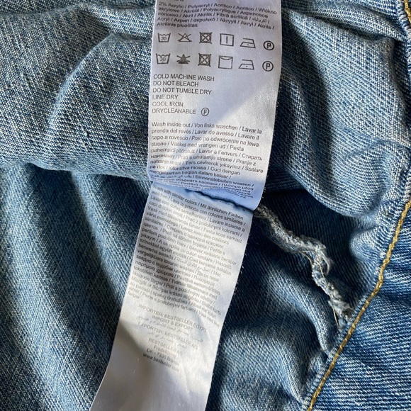 Cropped Jean Jacket - Picture 5 of 8